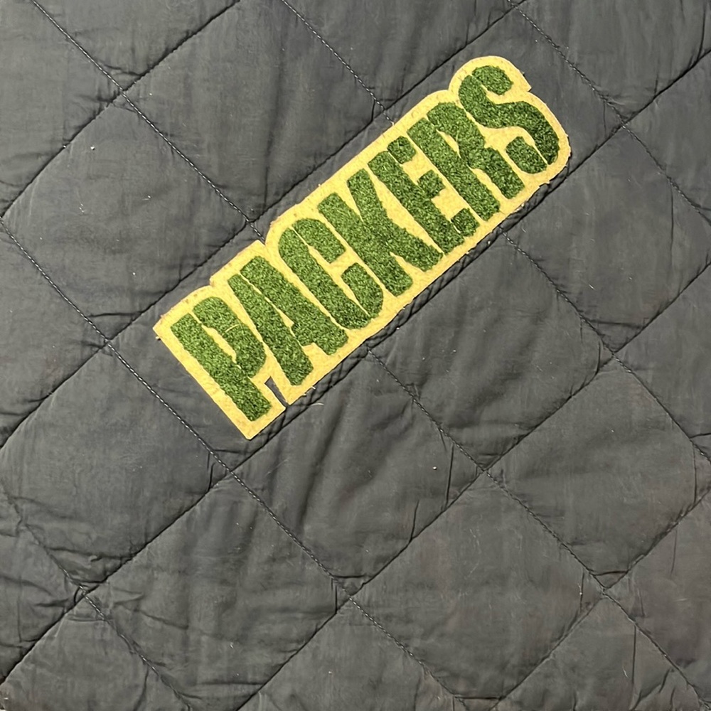 Teen Pottery Barn Quilted Queen Comforter barely used